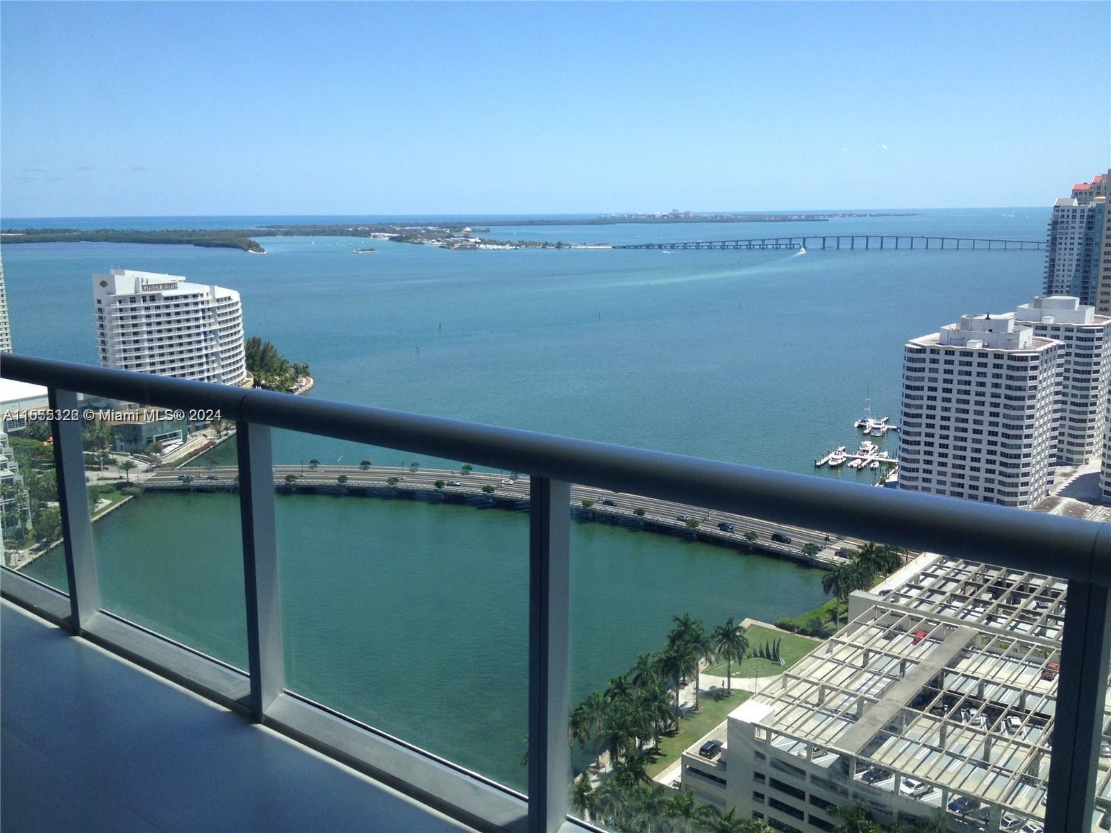 Breathtaking view of Biscayne Bay from one of the largest 1bedrooms at Icon Brickell. Great layout, 