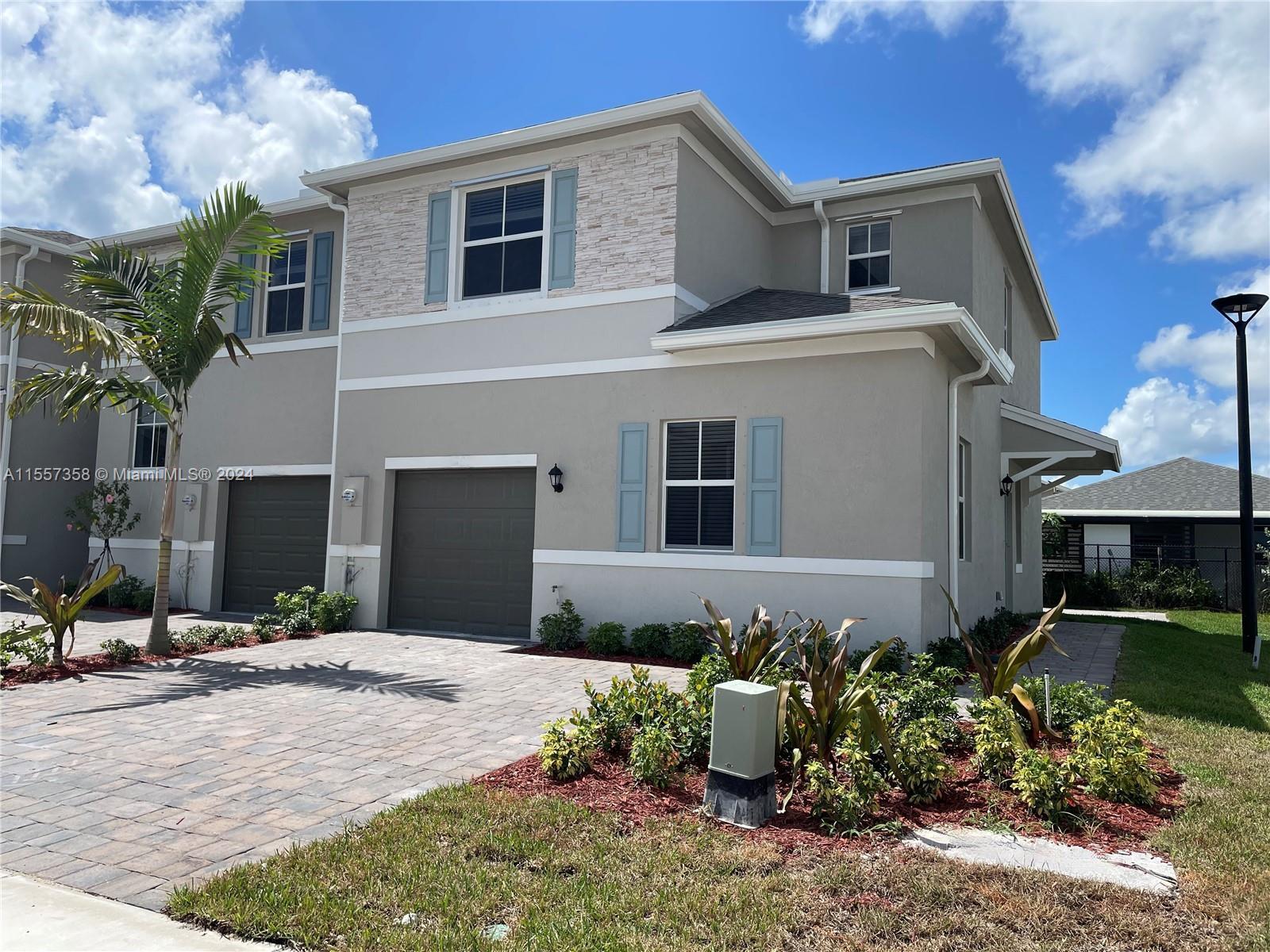 Photo of 835 SE 17th St in Homestead, FL
