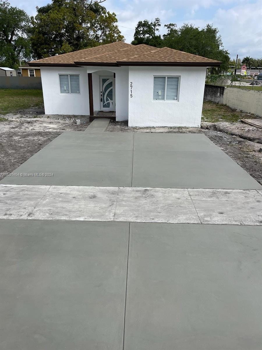 Photo of 2715 NW 170nd St in Miami Gardens, FL