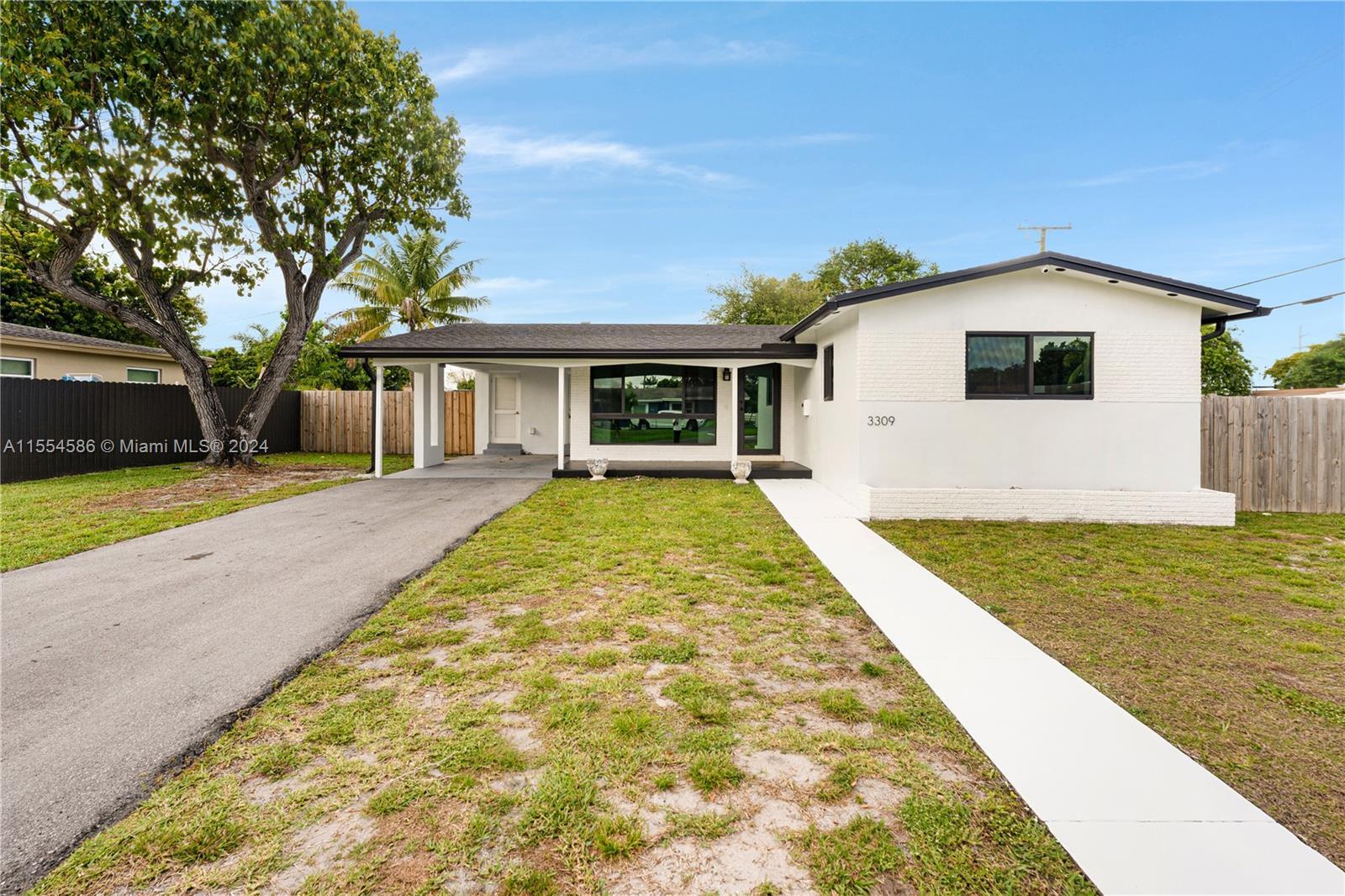 Photo of 3309 Roosevelt St in Hollywood, FL