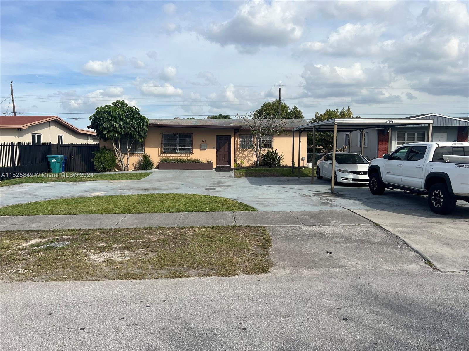 Photo of 225 SW 104th Ct in Sweetwater, FL