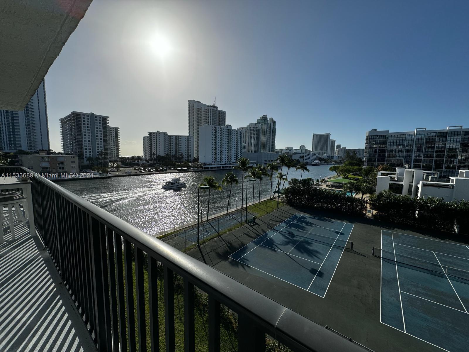 Photo of 1000 Parkview Dr #520 in Hallandale Beach, FL