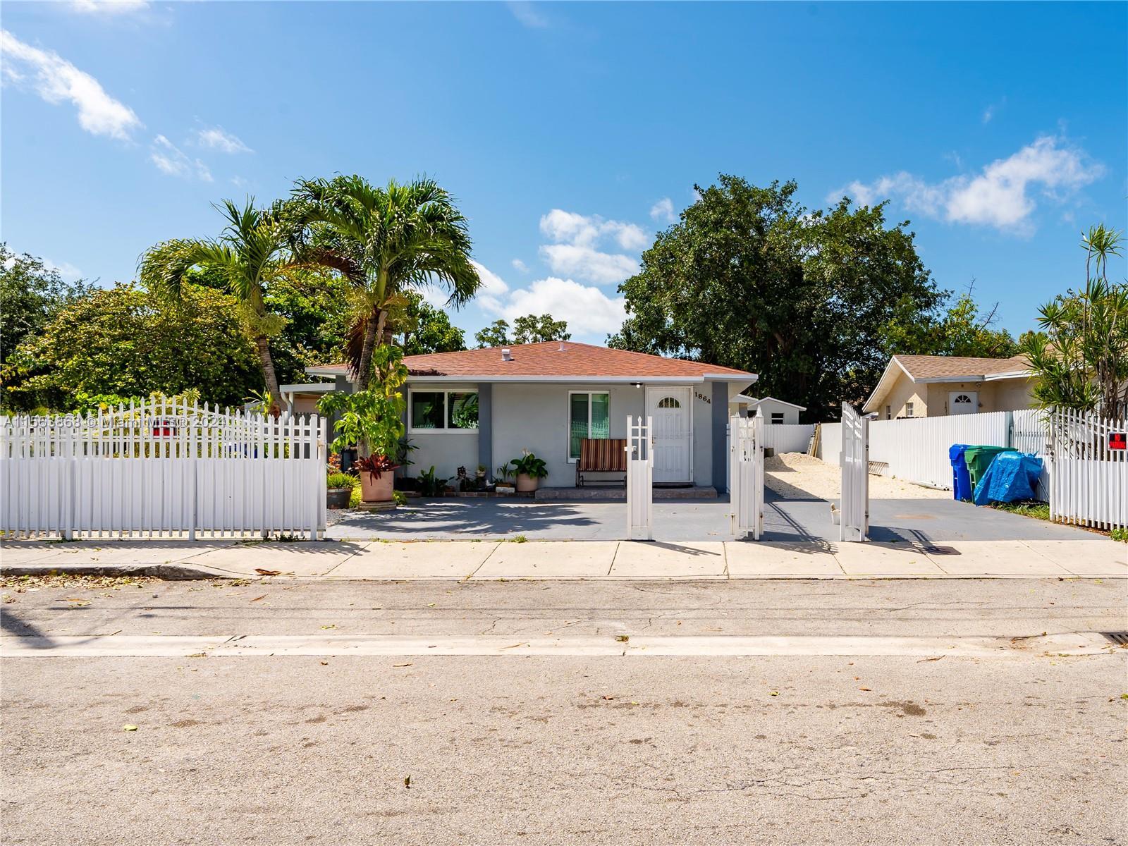 Photo of 1864 NW 27th St in Miami, FL