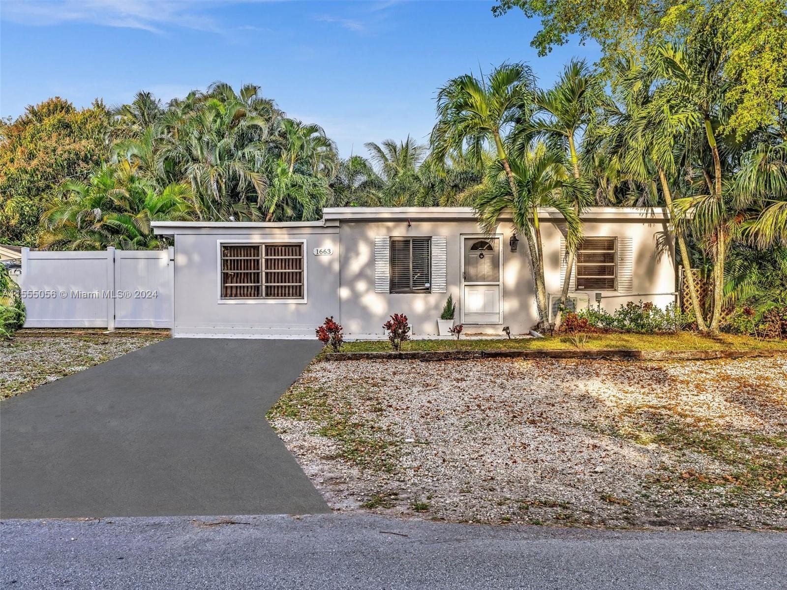 Photo of 1663 SW 28th Ave in Fort Lauderdale, FL