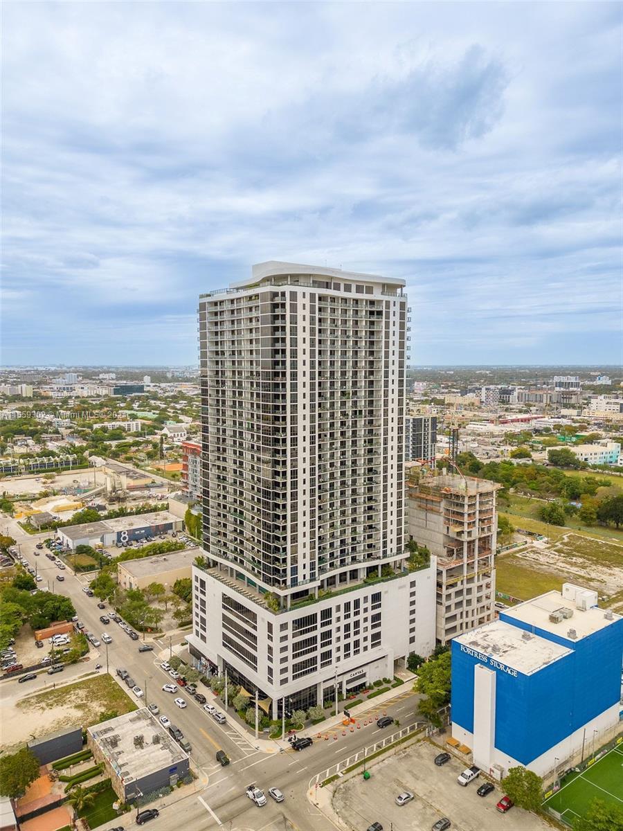 Canvas is a beautiful 37-story luxury building ideally located in the Miami Arts & Entertainment Dis