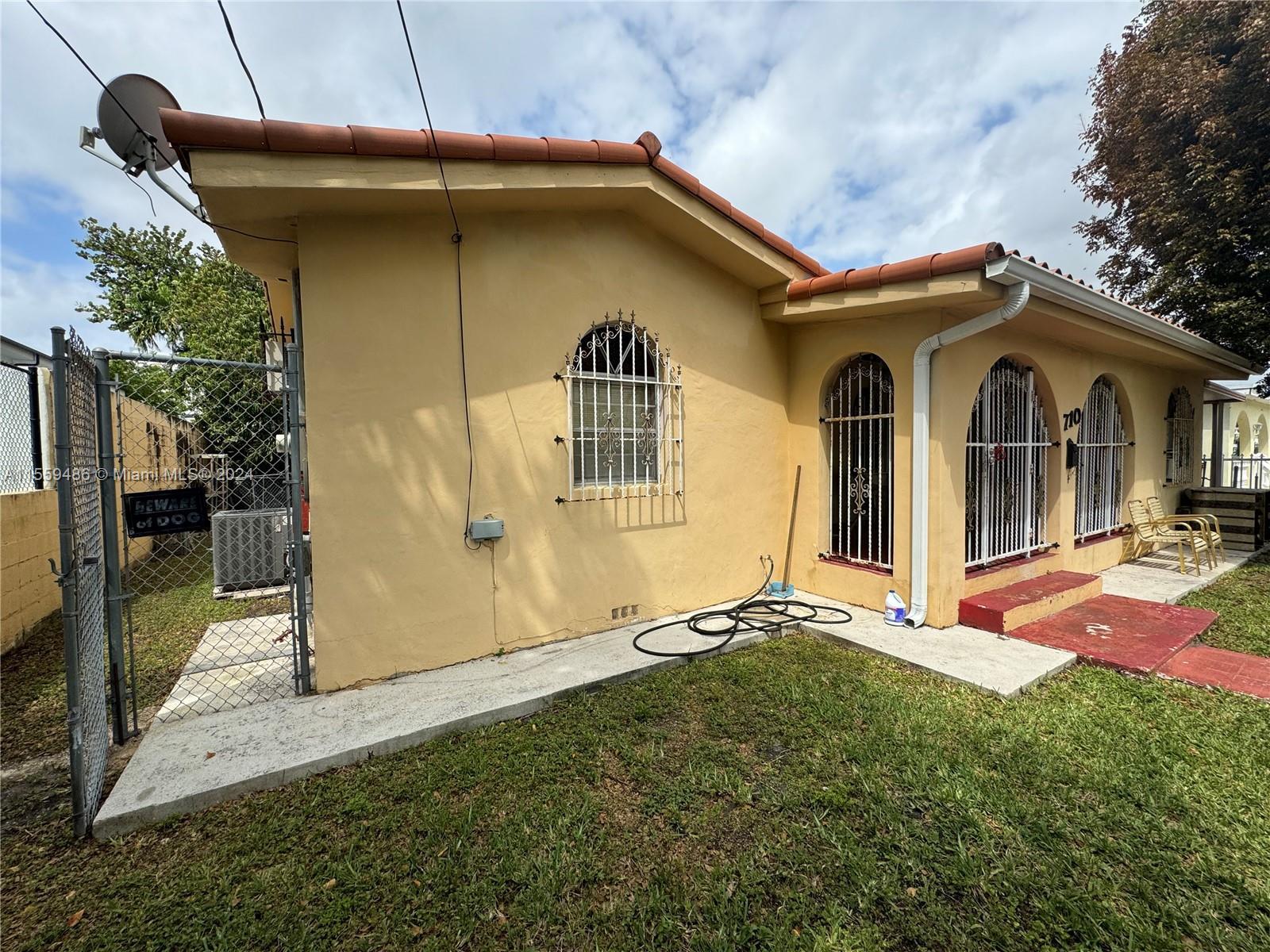 Photo of 710 NW 19th Ct in Miami, FL