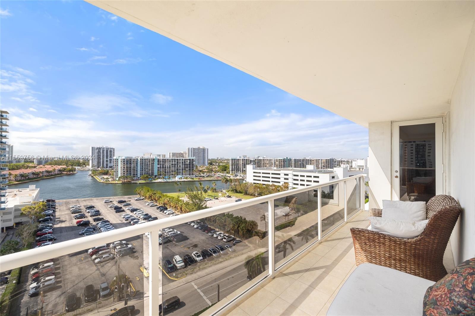 Photo of 3725 S Ocean Dr #1124 in Hollywood, FL