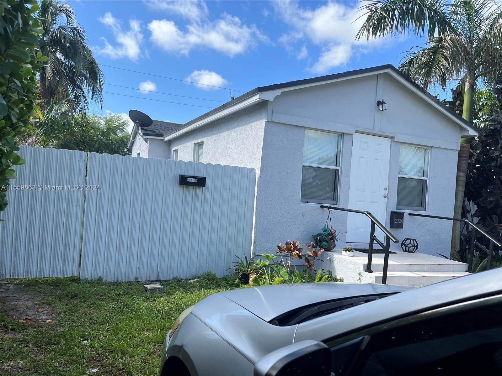 Photo of 2330 Harding St #Rear in Hollywood, FL