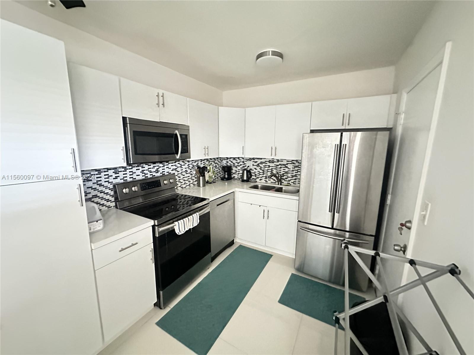 Photo of 1824 Monroe St #9 in Hollywood, FL