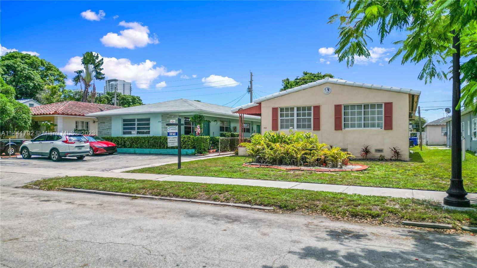 Photo of 1938 Pierce St in Hollywood, FL