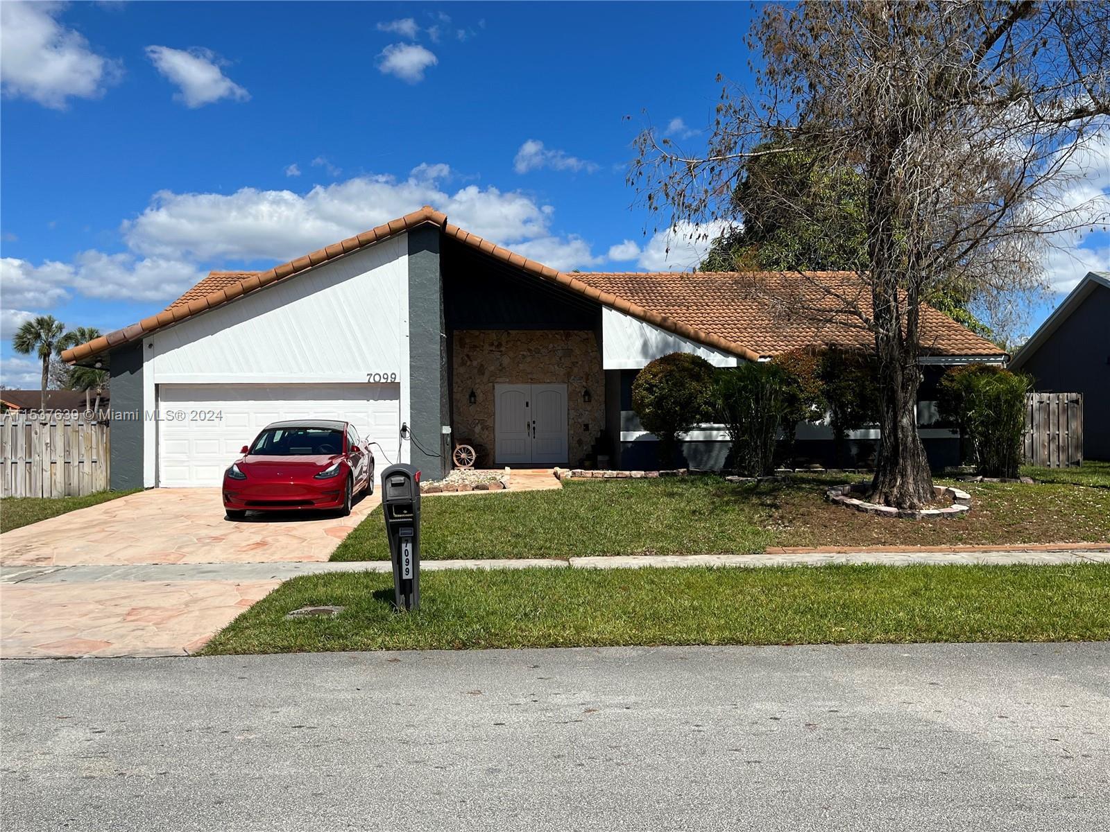 Photo of 7099 NW 48th Ct in Lauderhill, FL