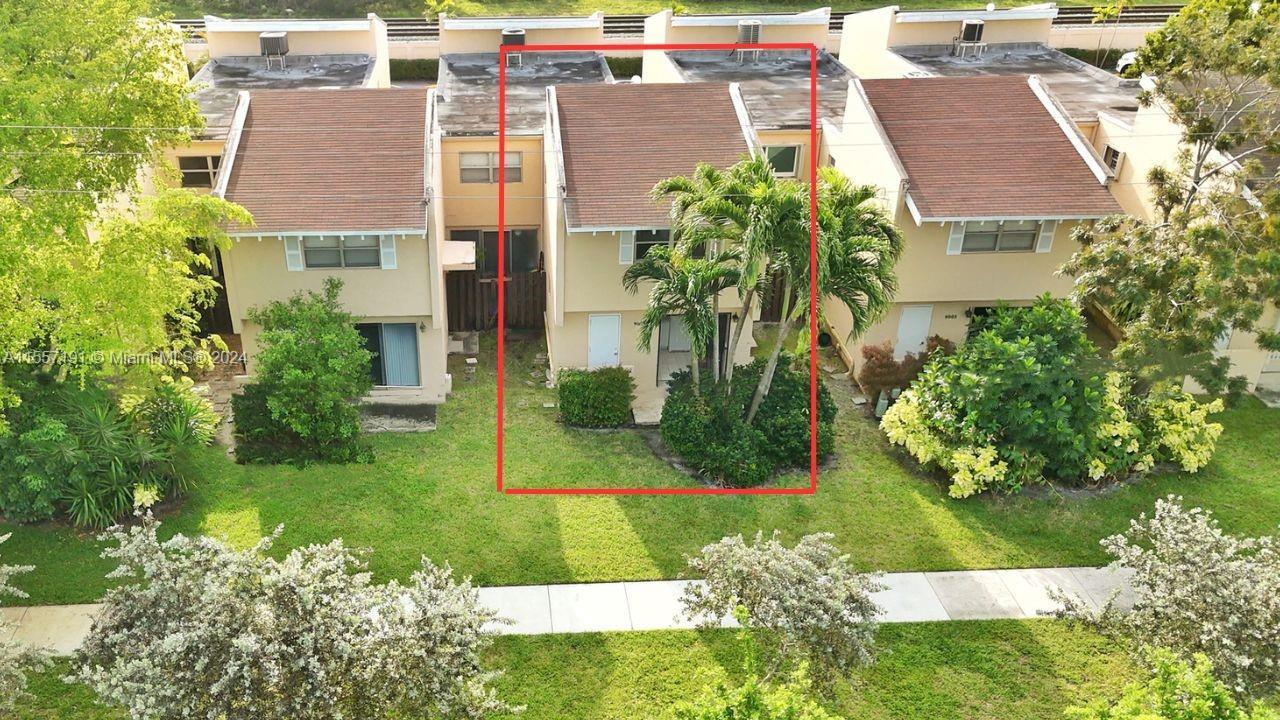 Ideal for both primary residence and investment, this townhouse offers a rare opportunity in Miami S