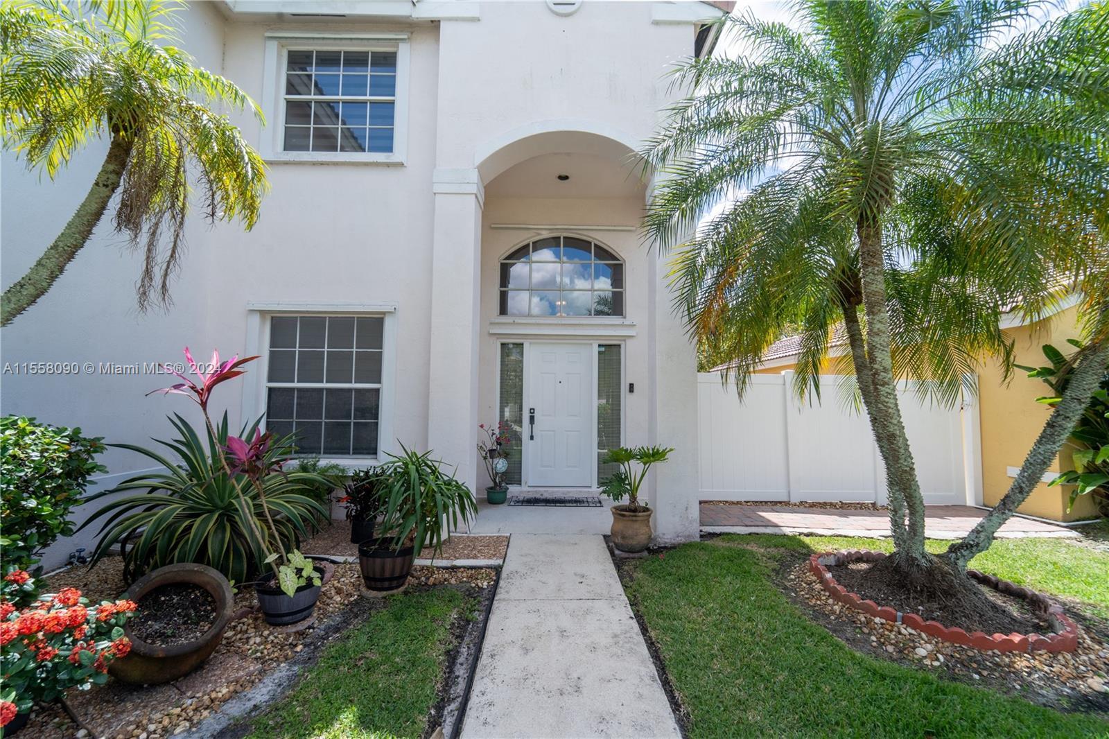 Photo of 18950 NW 10th St in Pembroke Pines, FL
