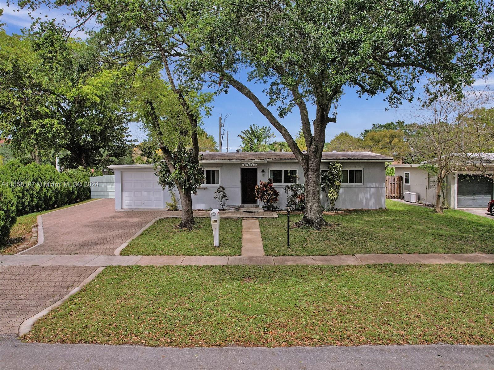 Photo of 6941 NW 15th St in Plantation, FL