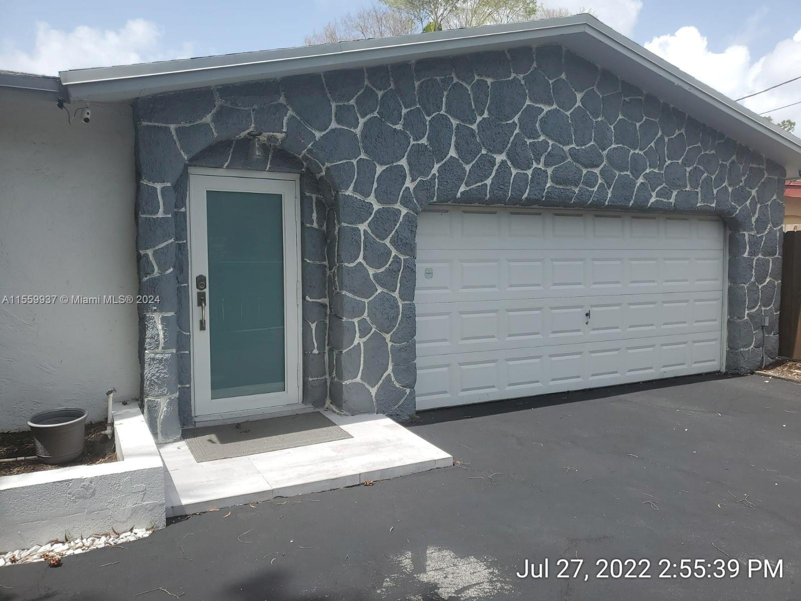 Photo of 1733 SW 5th Pl in Fort Lauderdale, FL