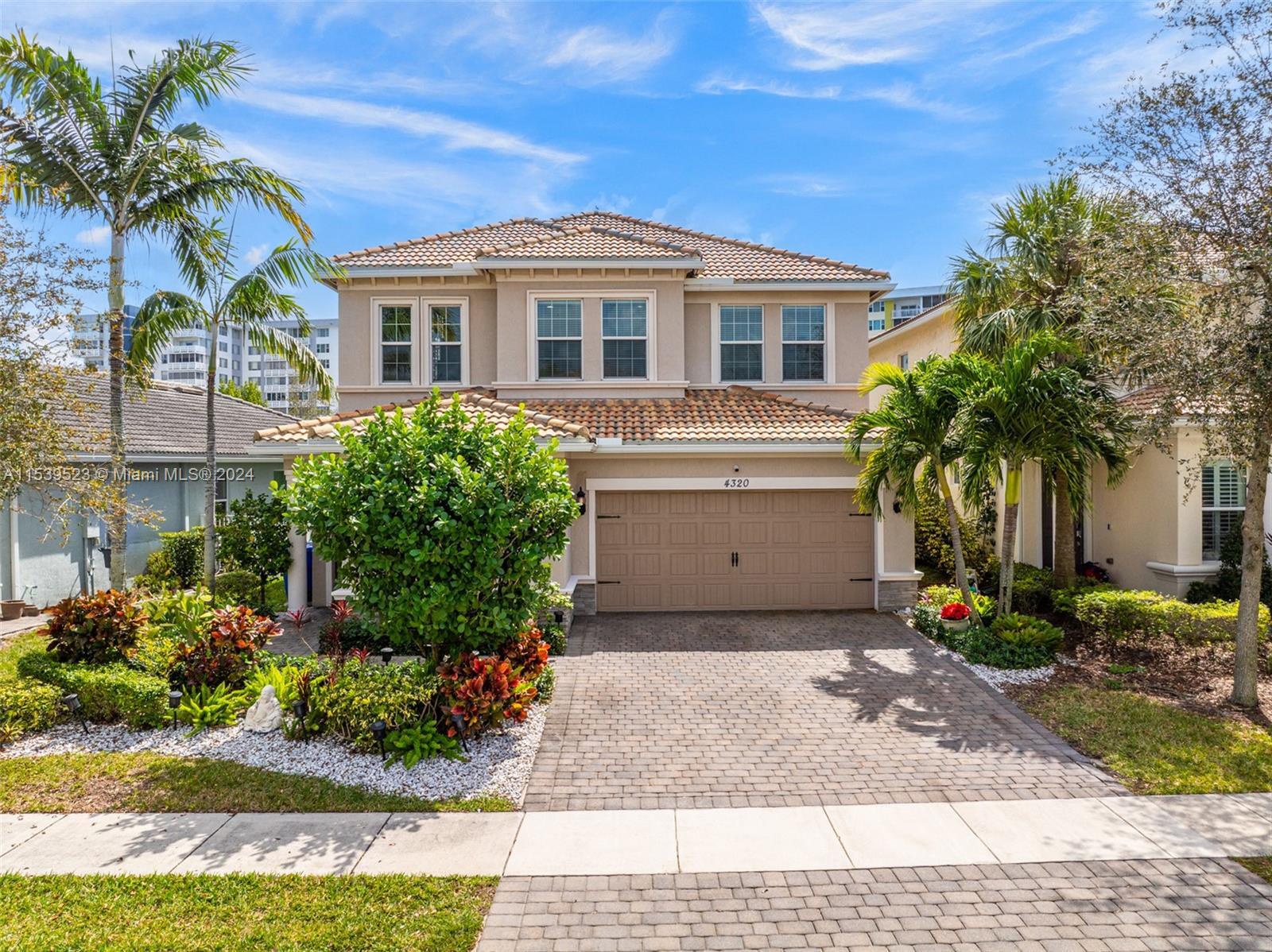 Photo of 4320 Large Leaf Ln in Hollywood, FL