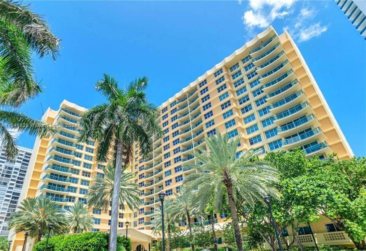 Photo of 2501 S Ocean Dr #337 in Hollywood, FL