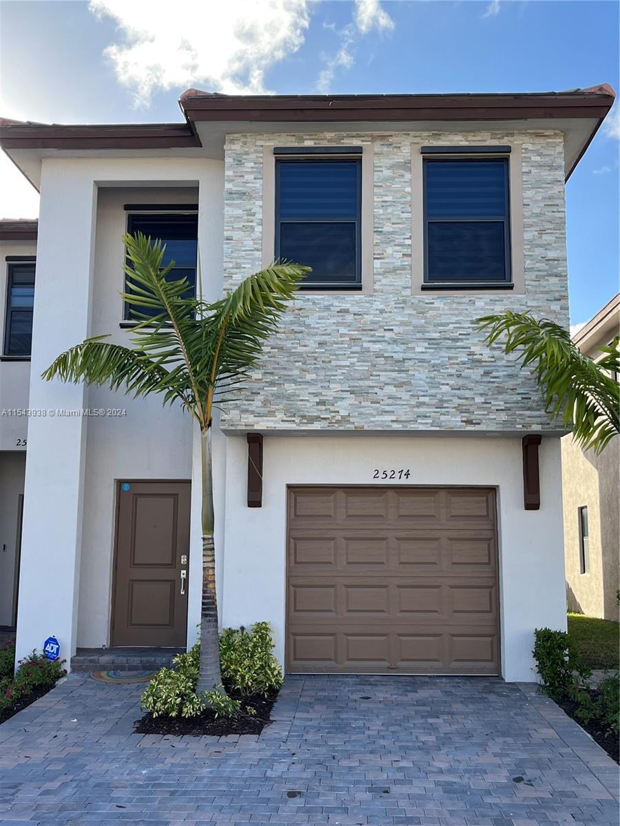 Photo of 25274 SW 107th Ct in Homestead, FL