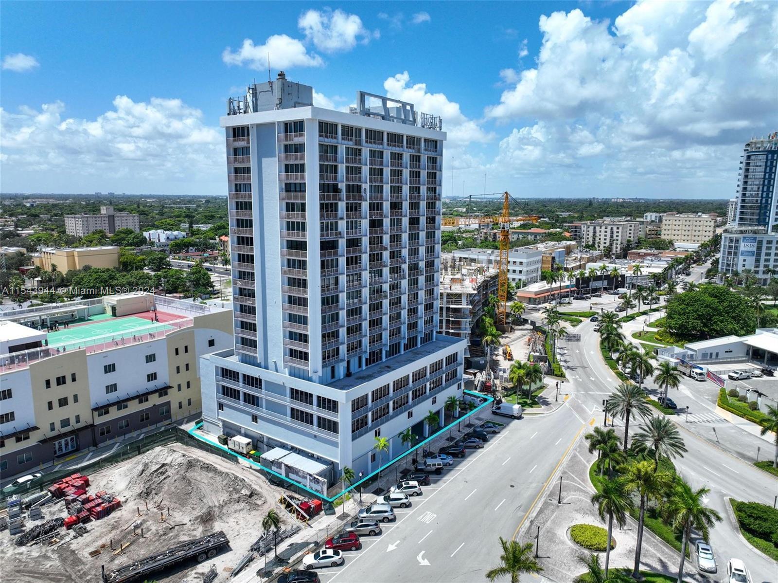 Photo of 1720 Harrison St #9G in Hollywood, FL
