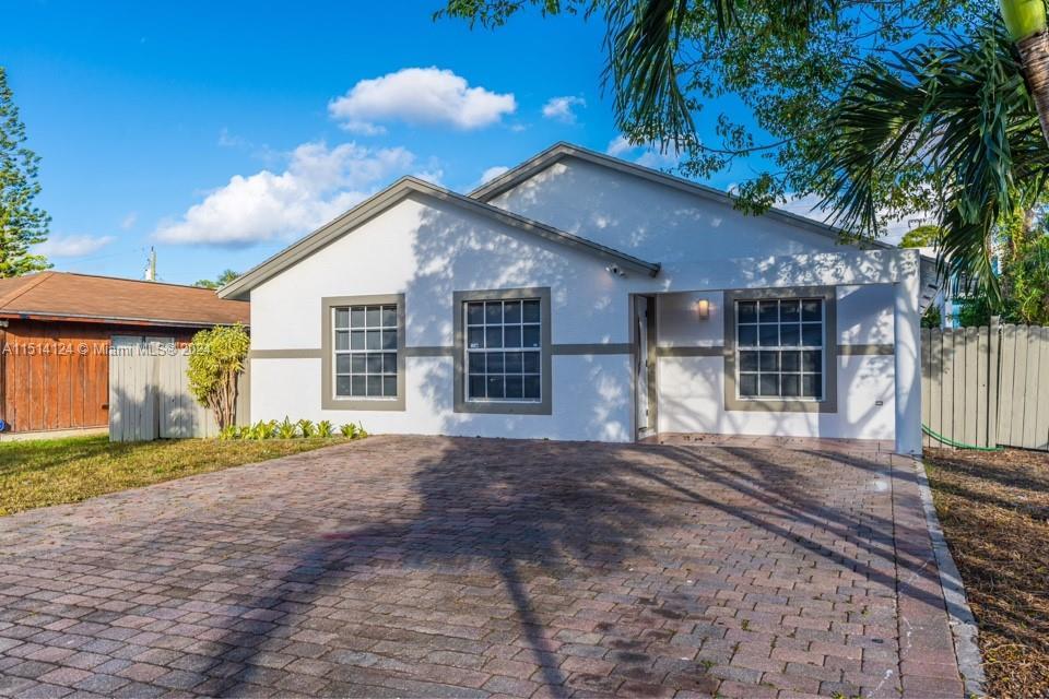Photo of 3824 Patio Ct in Lake Worth, FL