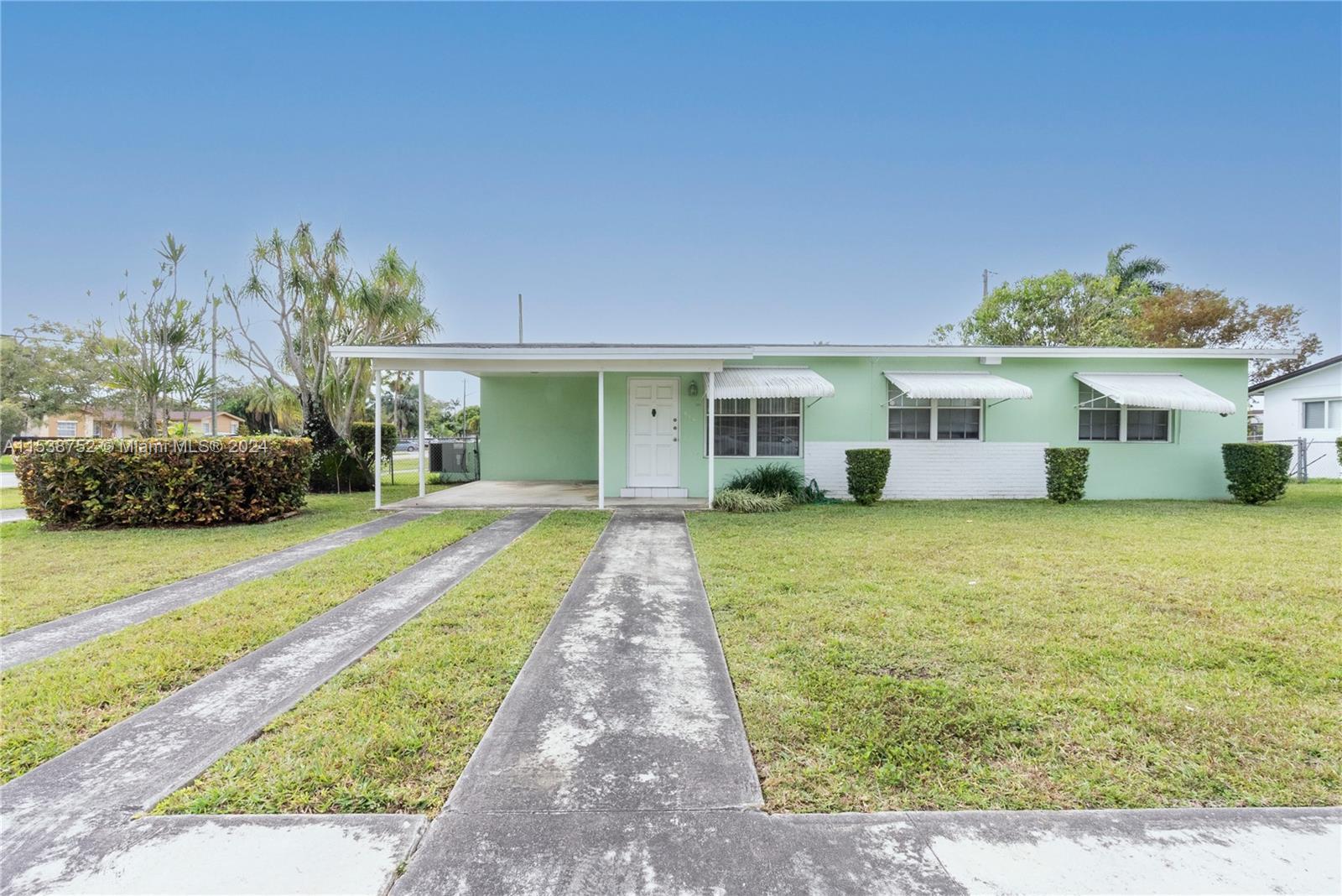 Photo of 610 NW 17th Ct in Homestead, FL