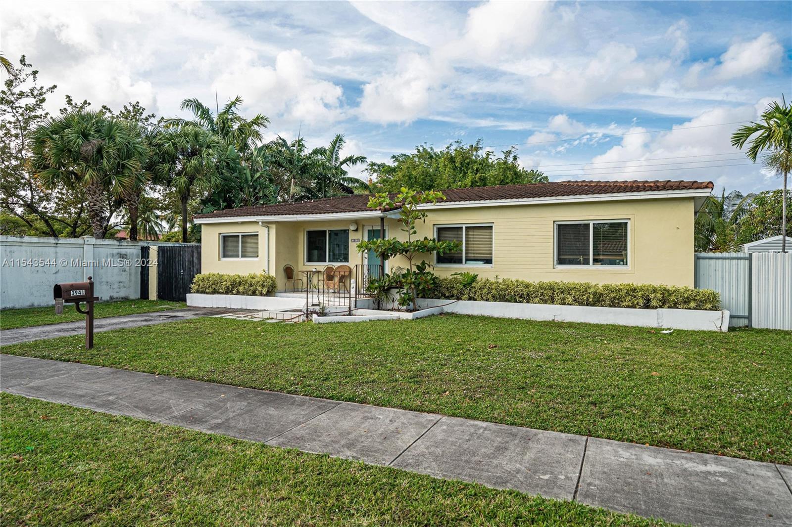 Photo of 3941 NW 13th St in Miami, FL