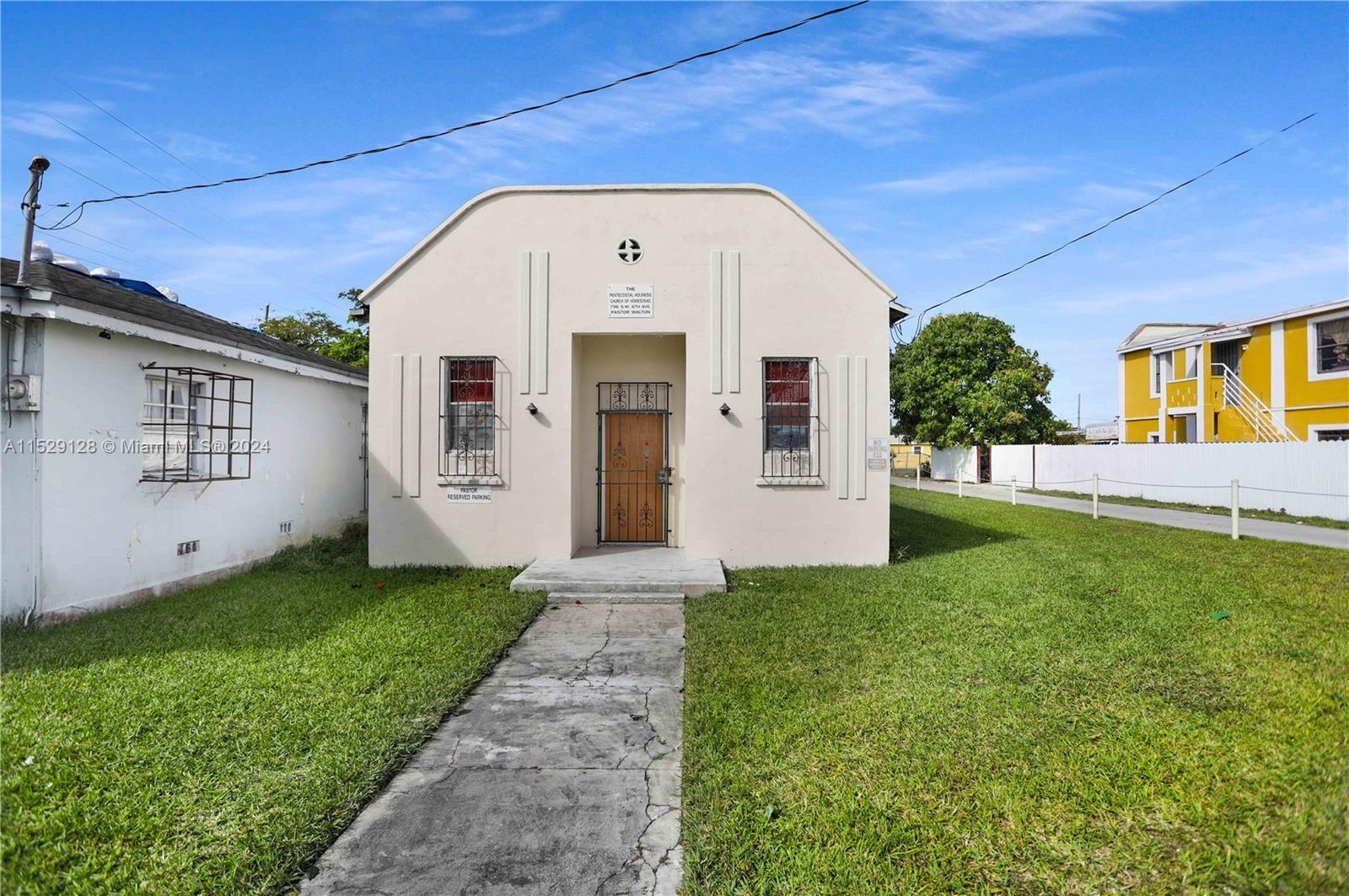 Photo of 736 SW 6th Ave in Homestead, FL