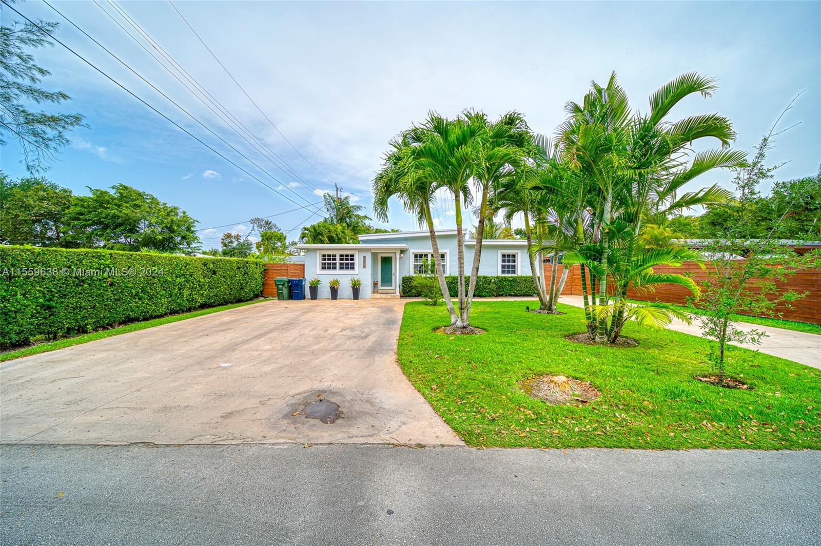 Photo of 6623 SW 53rd Ter in South Miami, FL