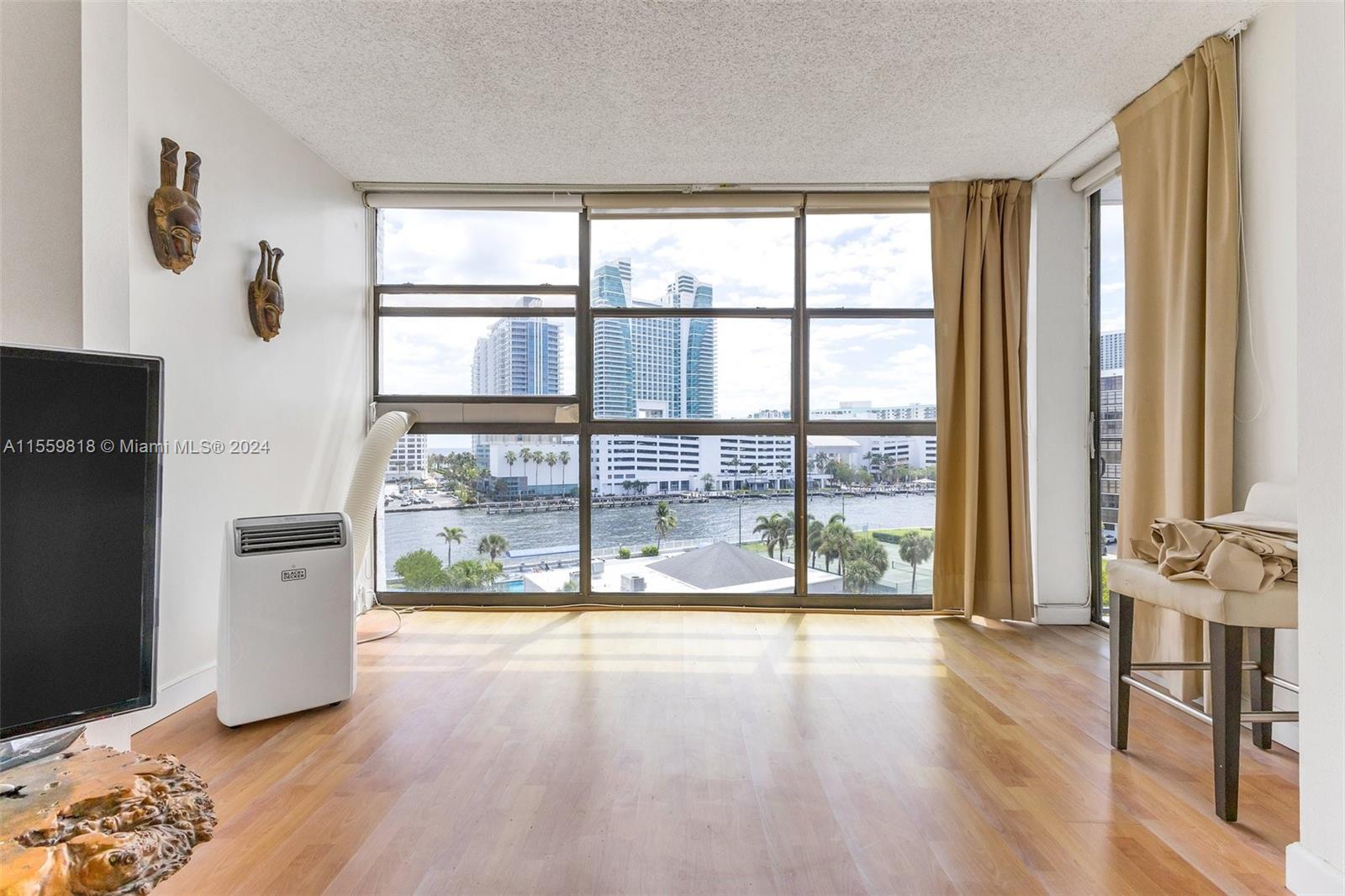 Photo of 600 Parkview Dr #726 in Hallandale Beach, FL
