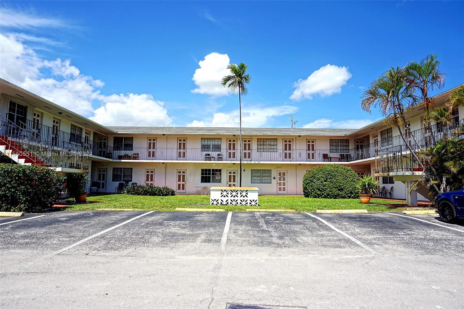Photo of 1825 Cleveland St #3 in Hollywood, FL