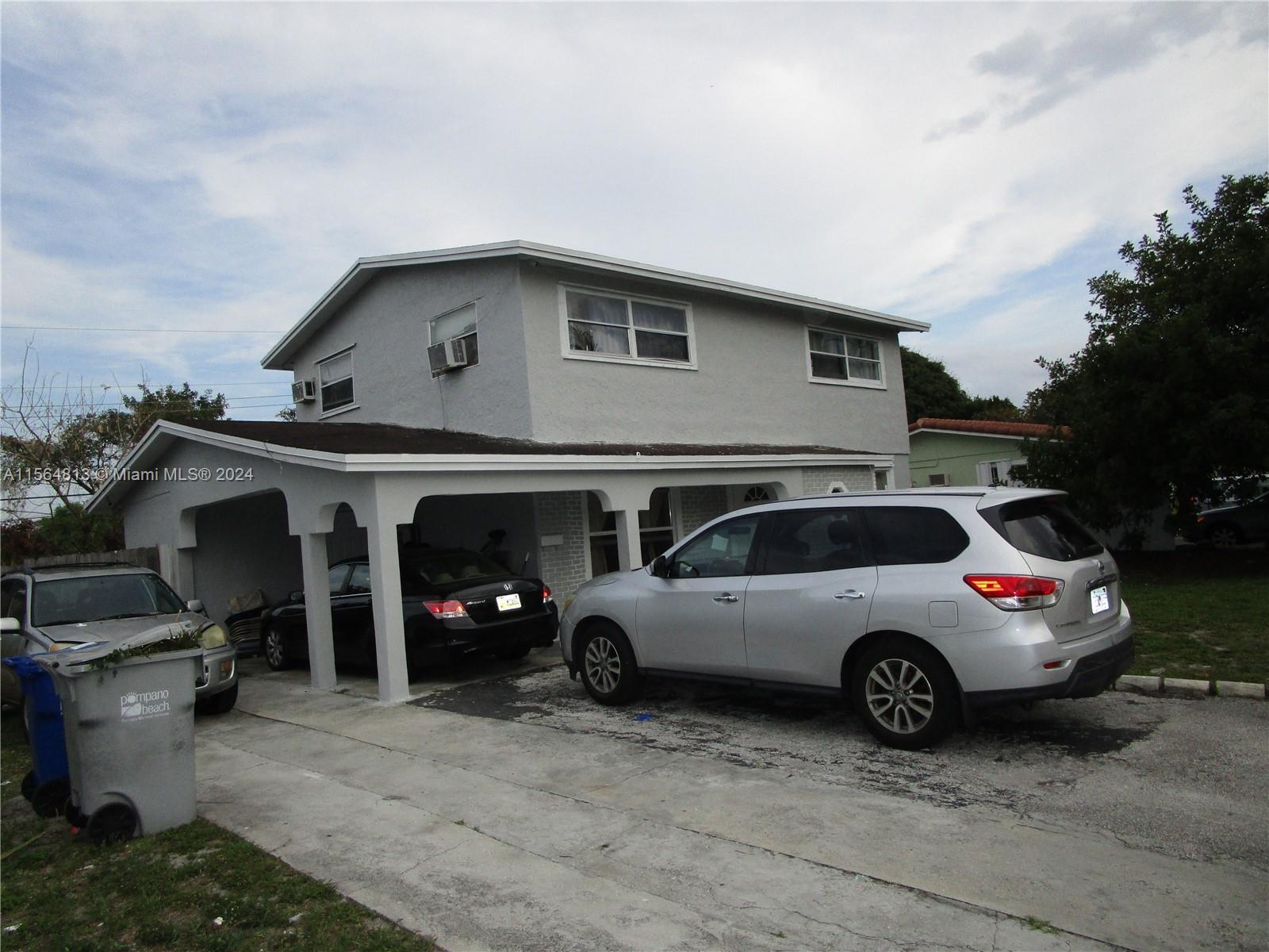 BIG TWO STORY HOME IN POMPANO BEACH FOR A LARGE FAMILY. NEED TLC BUT THE PRICE IS RIGHT FOR ANY FIRS