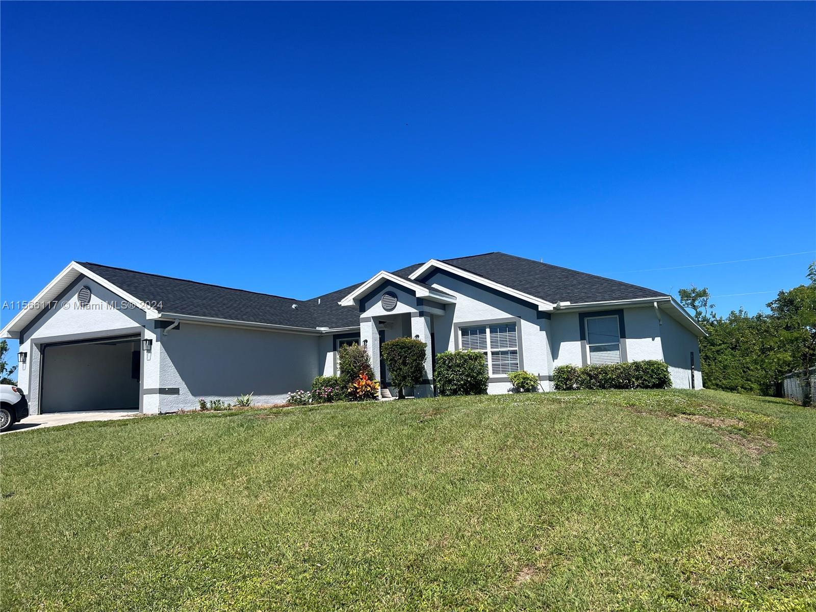 Photo of 2033 NW 4th St in Cape Coral, FL