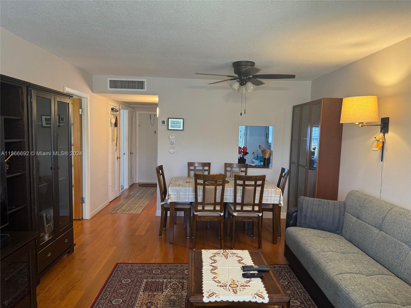 Photo of 2300 Park Ln #306 in Hollywood, FL