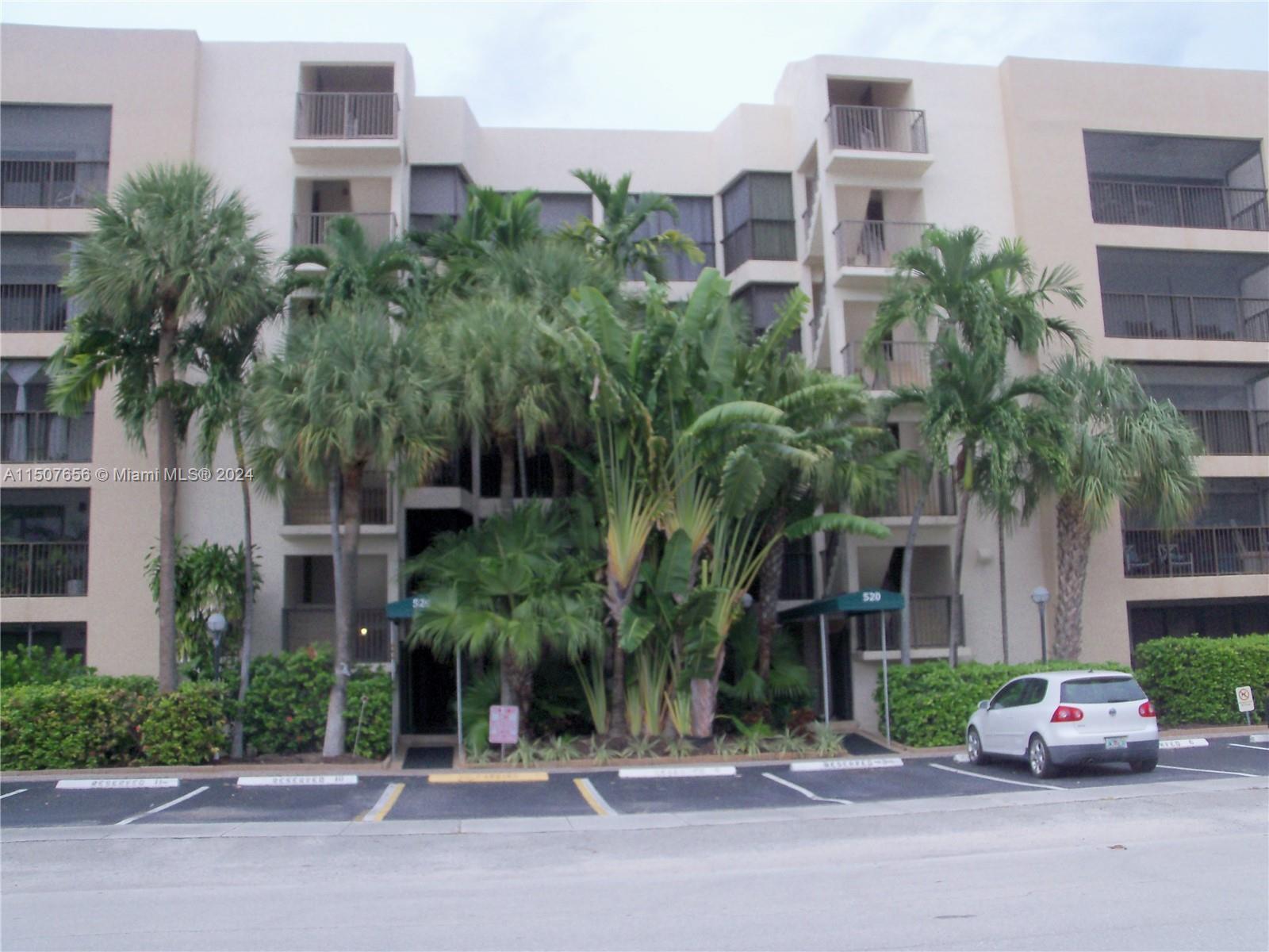 Photo of 520 Orton Ave #303 in Fort Lauderdale, FL