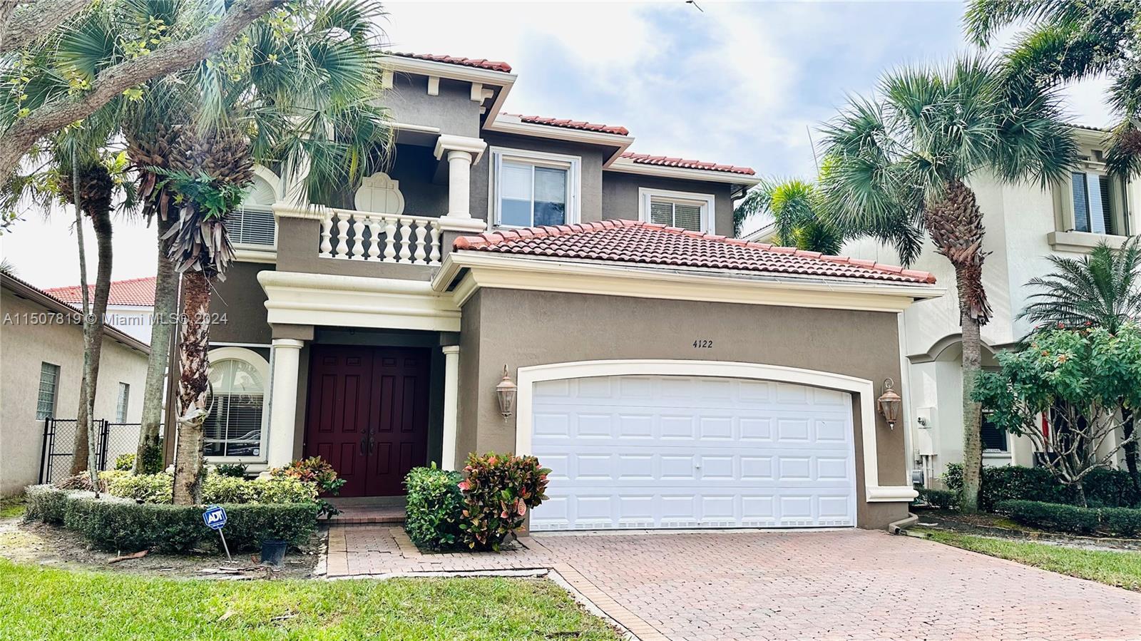 Bright and spacious 3 bed + Den / 2.5 bath single family home in the private gated community of Palm