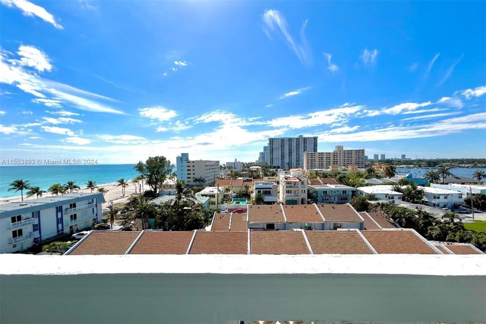 Photo of 320 S Surf Rd #705 in Hollywood, FL