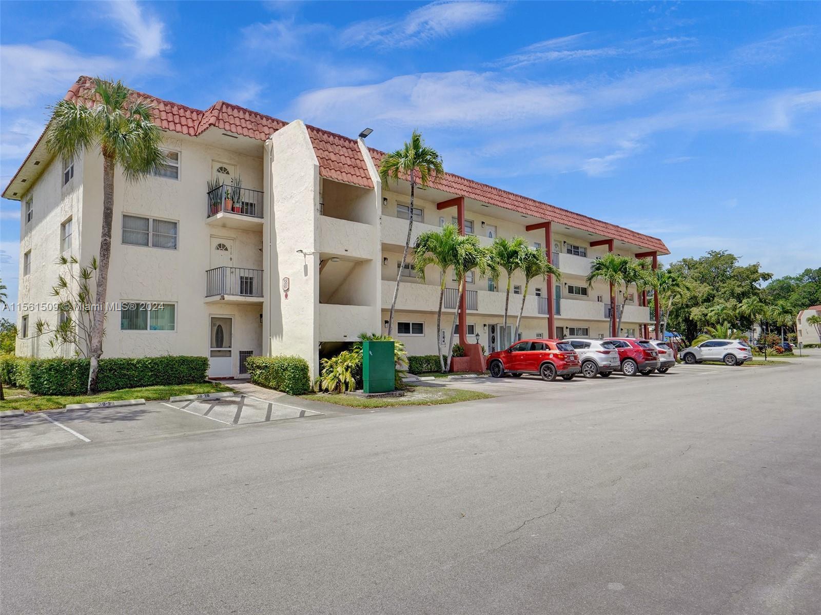Photo of 411 S Hollybrook Dr #207 in Pembroke Pines, FL