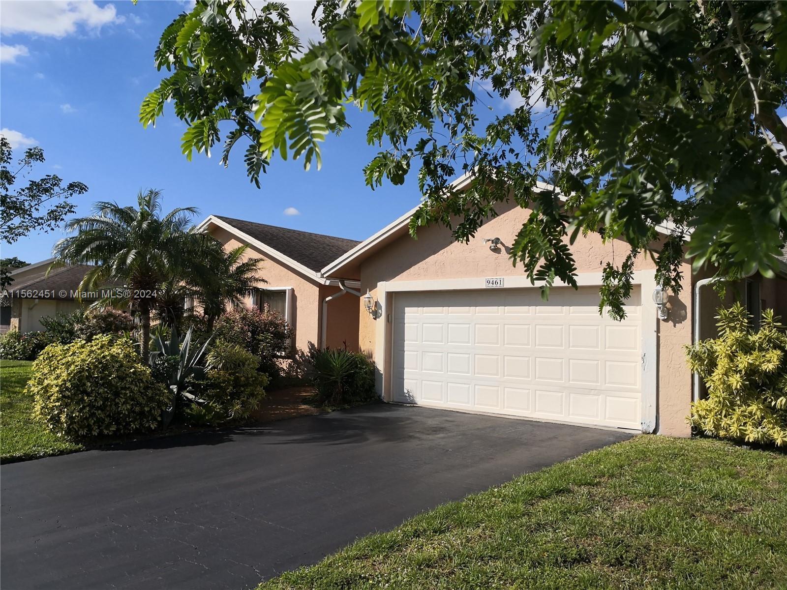 Photo of 9461 NW 16th St in Plantation, FL
