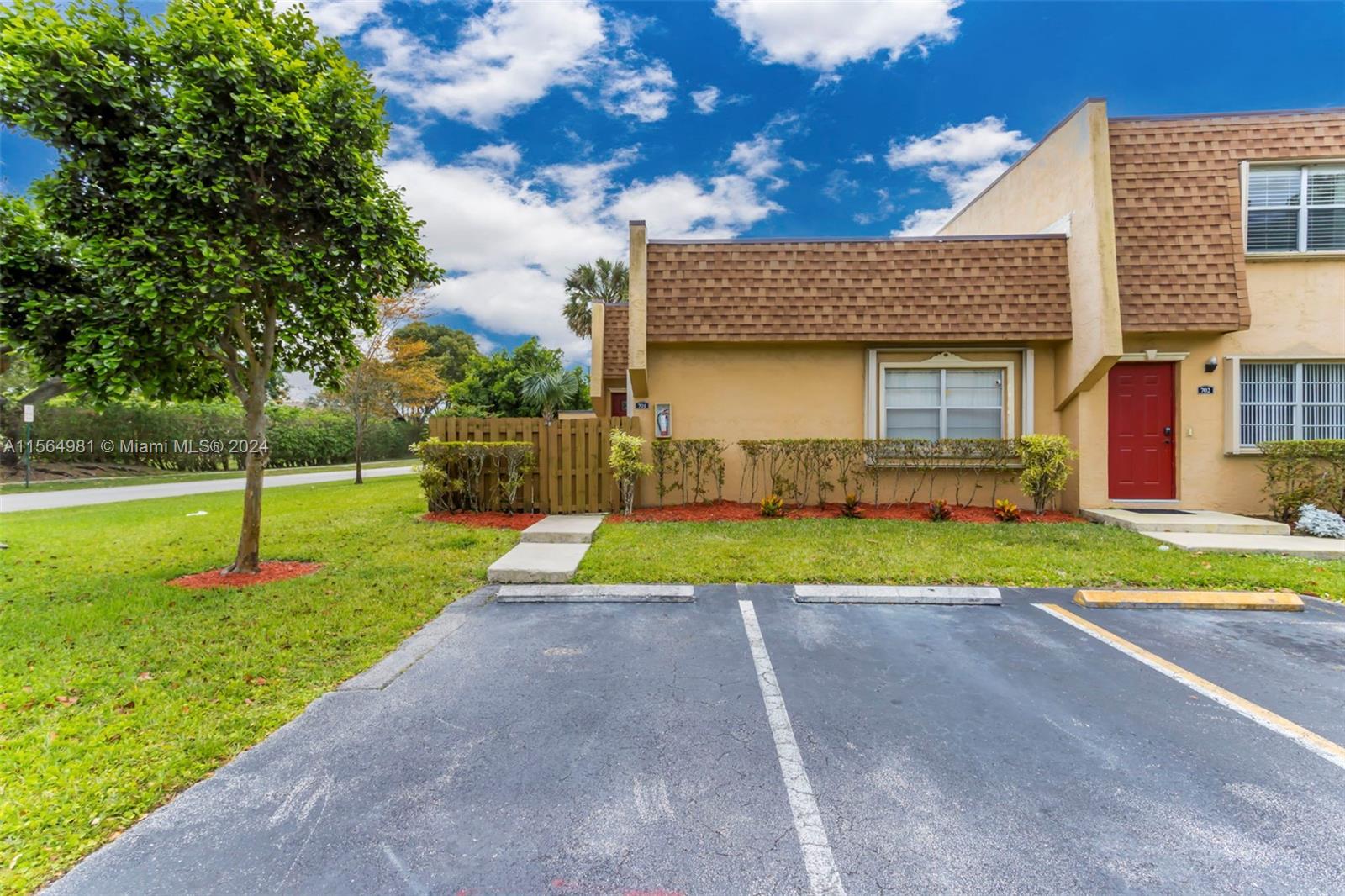 Photo of 3571 NW 95th Ter #701 in Sunrise, FL