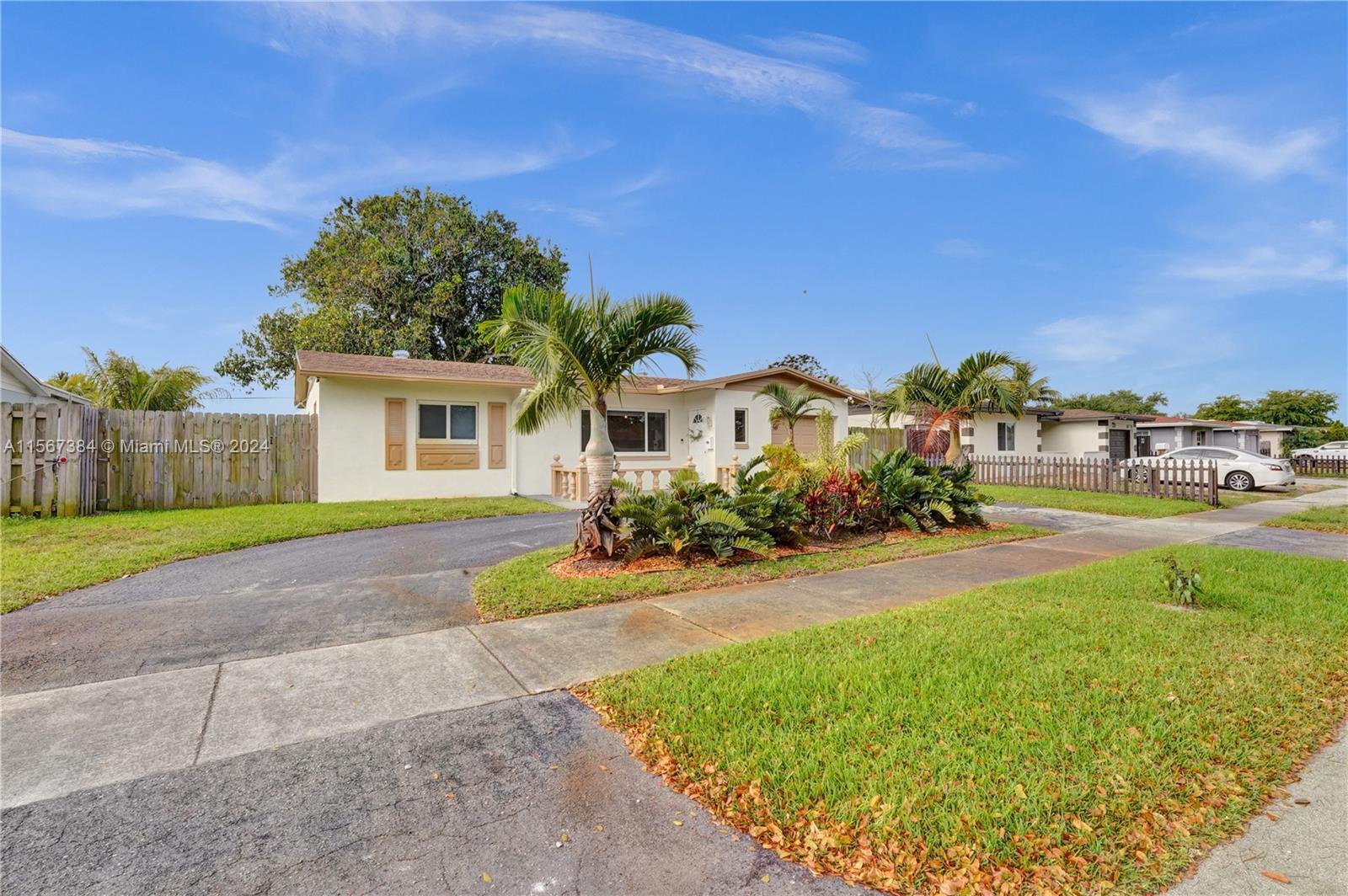 Photo of 7304 Mckinley St in Hollywood, FL