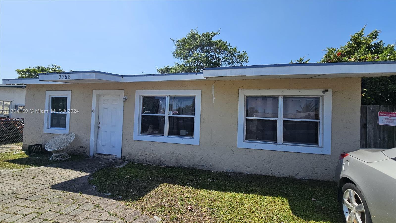 No HOA. Current ROI: 7.6% (potential ROI: 8.25%). Great investment property. The property is rented 