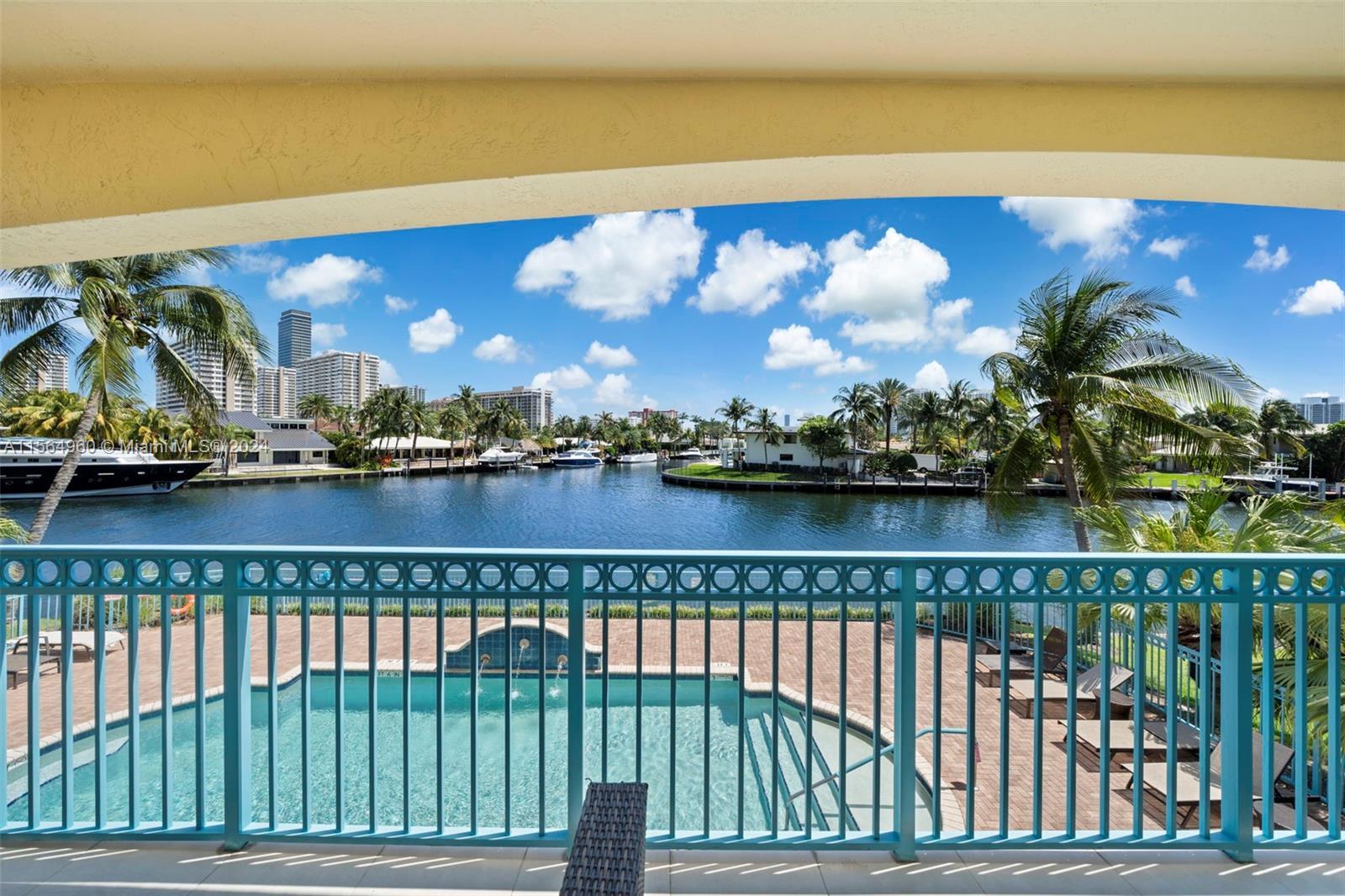 AMAZING CONDO!!!! TURNKEY CORNER Breathtaking direct intercostal views from every room. Bright and o