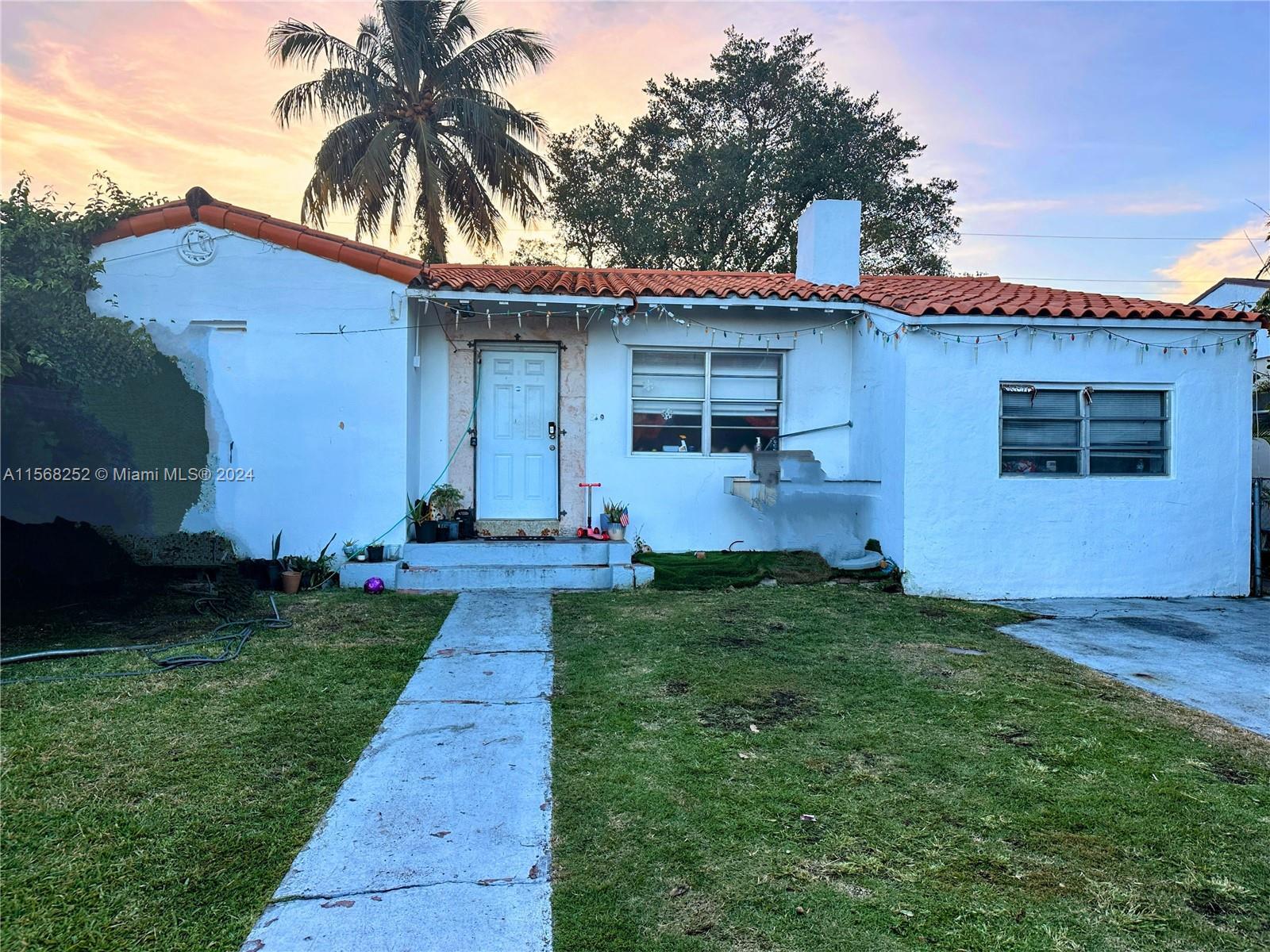 Photo of 810 NW 17th Ct in Miami, FL