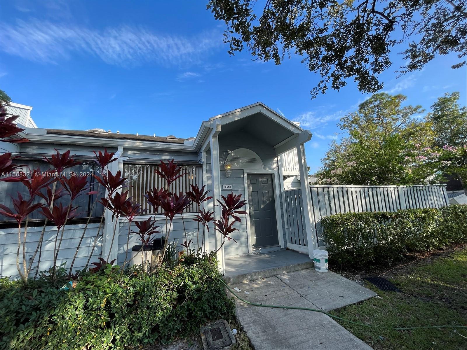 Photo of 1818 Racquet Ct in North Lauderdale, FL