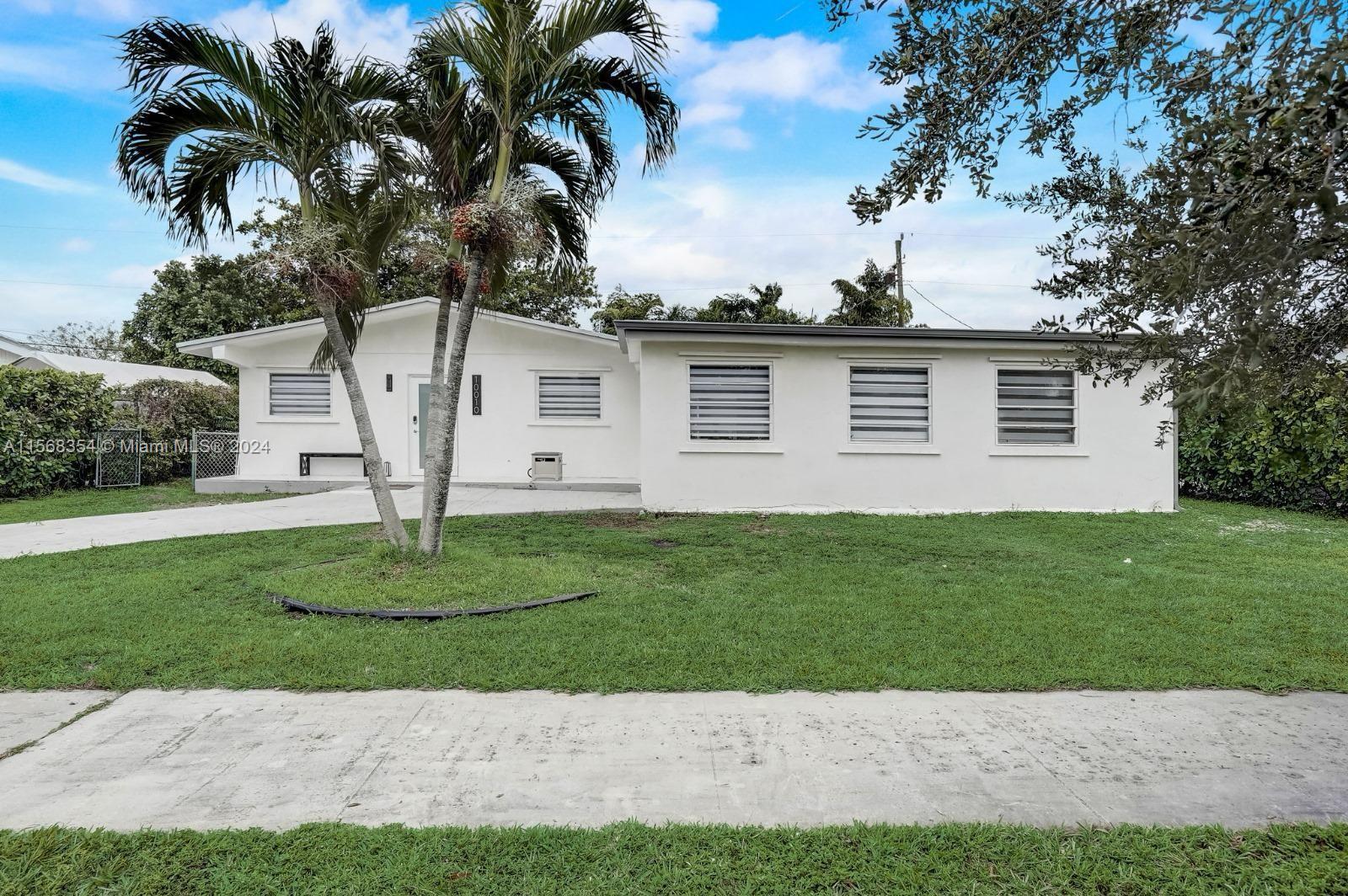 Photo of 10010 SW 213th Ter in Cutler Bay, FL