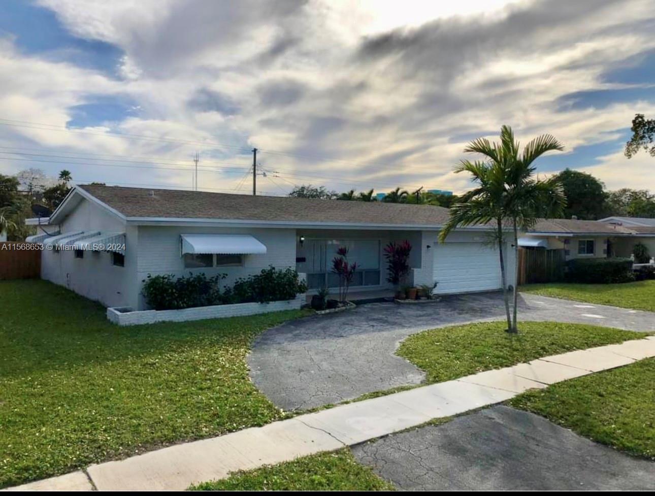 Photo of 4216 Adams St in Hollywood, FL