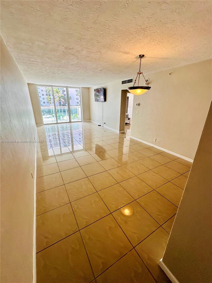 Photo of 3000 S Ocean Dr #218 in Hollywood, FL