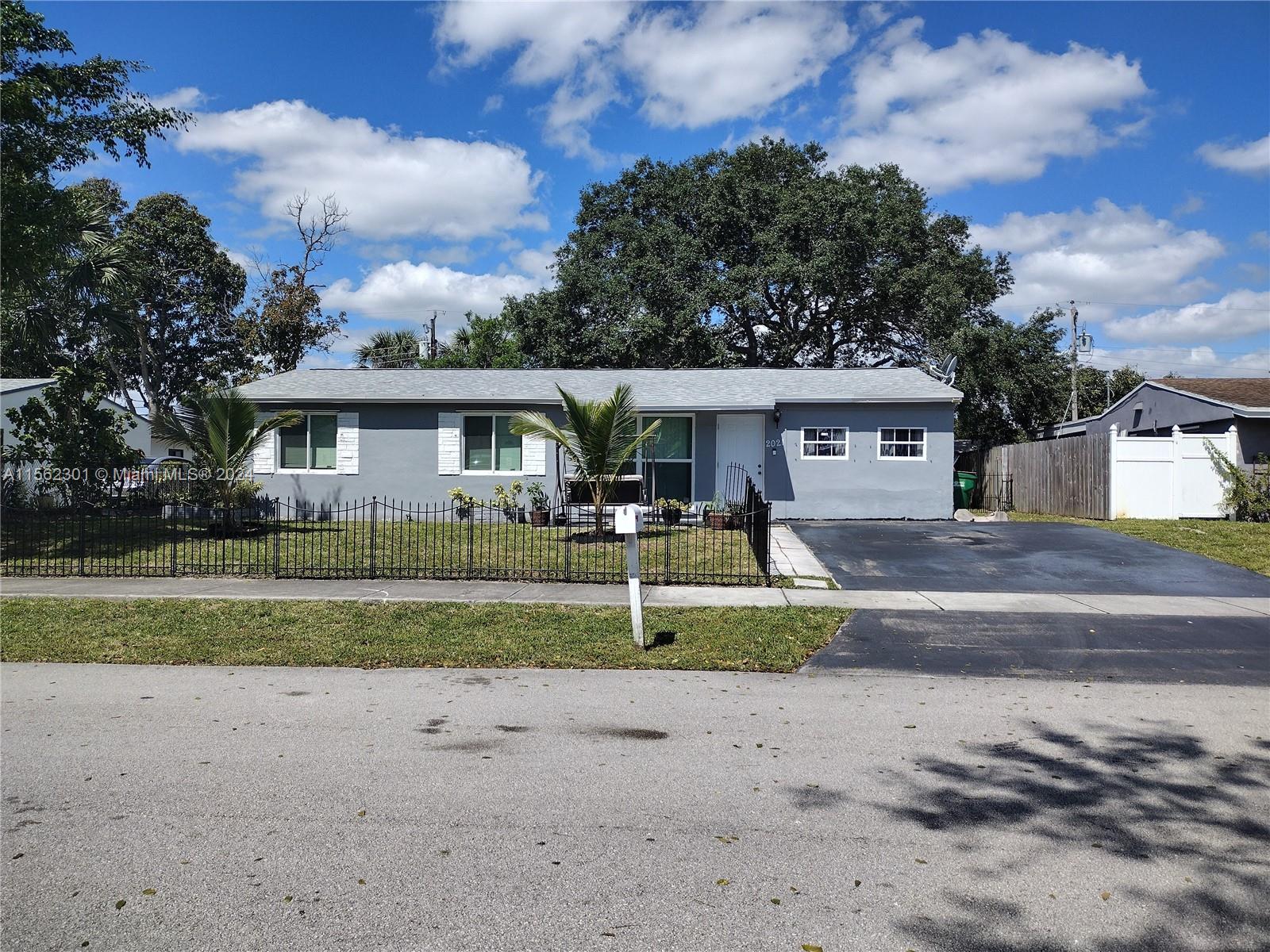 Photo of 2021 SW 47th Ave in Fort Lauderdale, FL