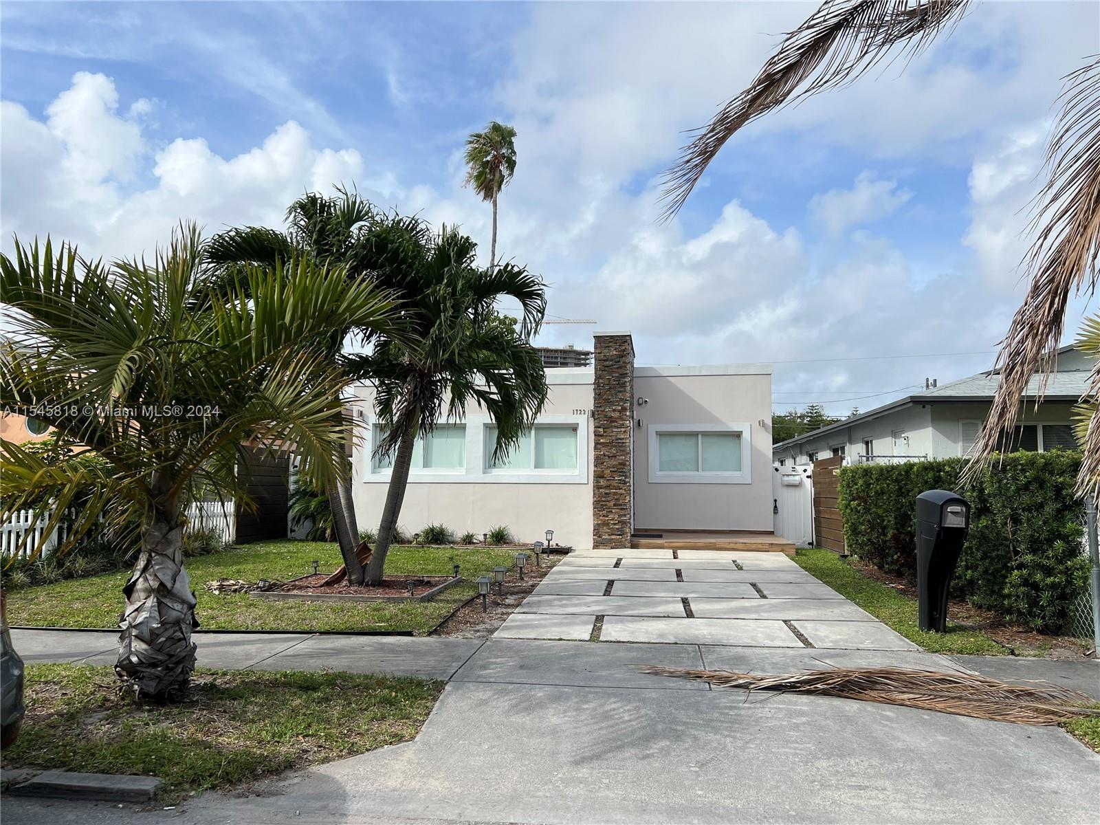Photo of 1723 Jefferson St #1723 in Hollywood, FL