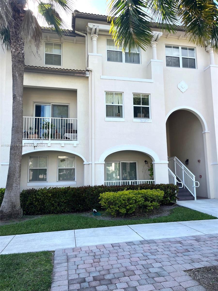 Photo of 11601 NW 89th St #204 in Doral, FL